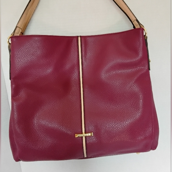 Anne Klein Elegant Burgundy Pebbled Leather Shoulder Bag. - Picture 2 of 5